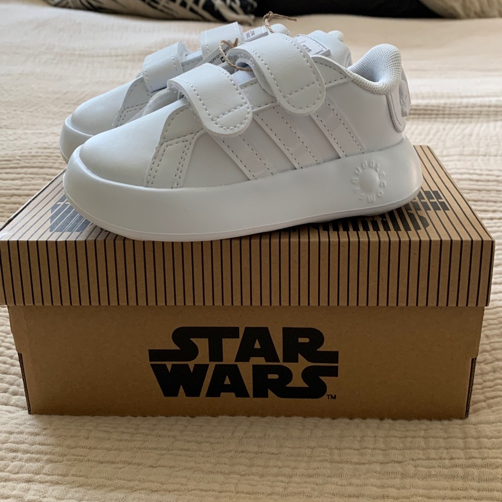 NWT! Adidas Star Wars Grand Court CFI size 6k white on white